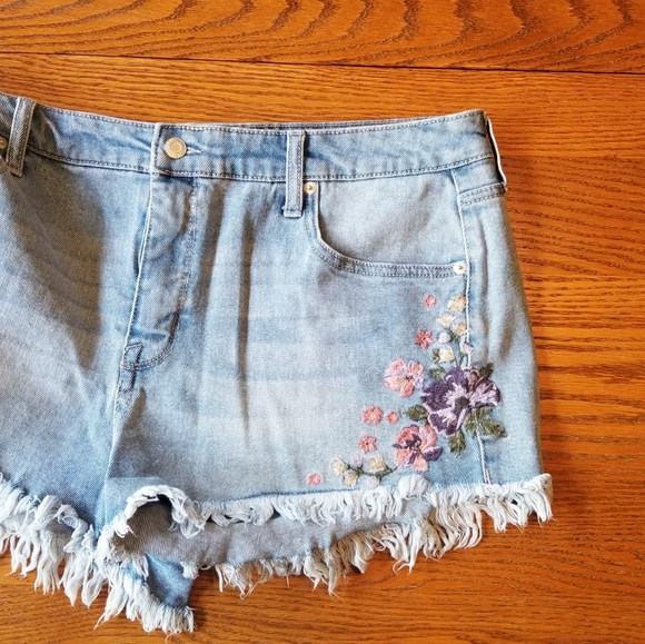 Mossimo High Rise Short - Picture 5 of 5